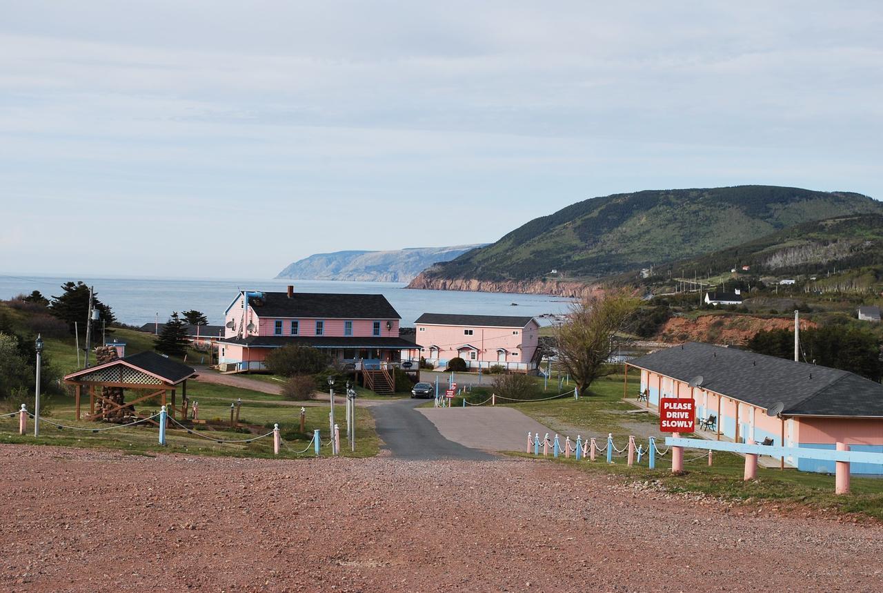 Midtrail Motel Pleasant Bay Εξωτερικό φωτογραφία