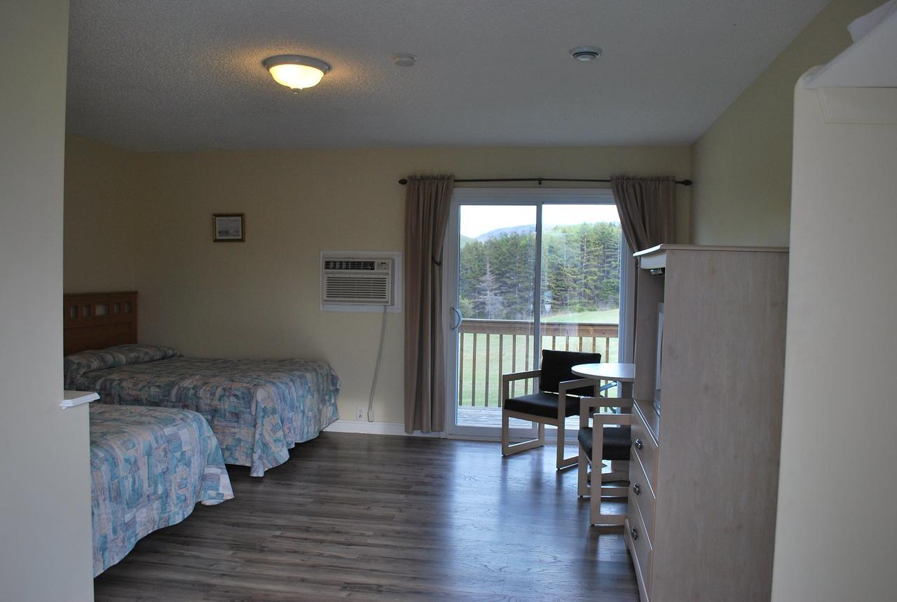 Midtrail Motel Pleasant Bay Εξωτερικό φωτογραφία