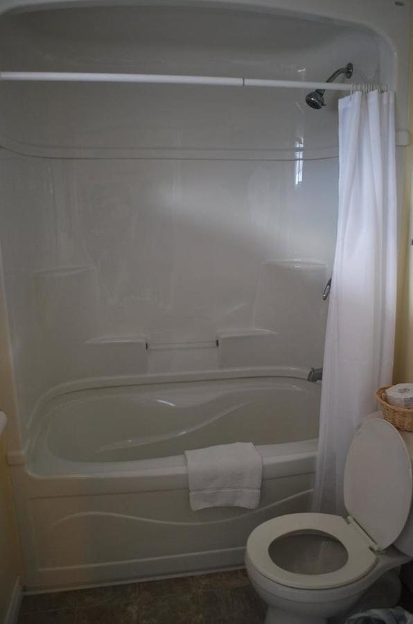 Midtrail Motel Pleasant Bay Εξωτερικό φωτογραφία