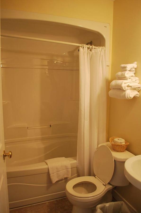 Midtrail Motel Pleasant Bay Εξωτερικό φωτογραφία