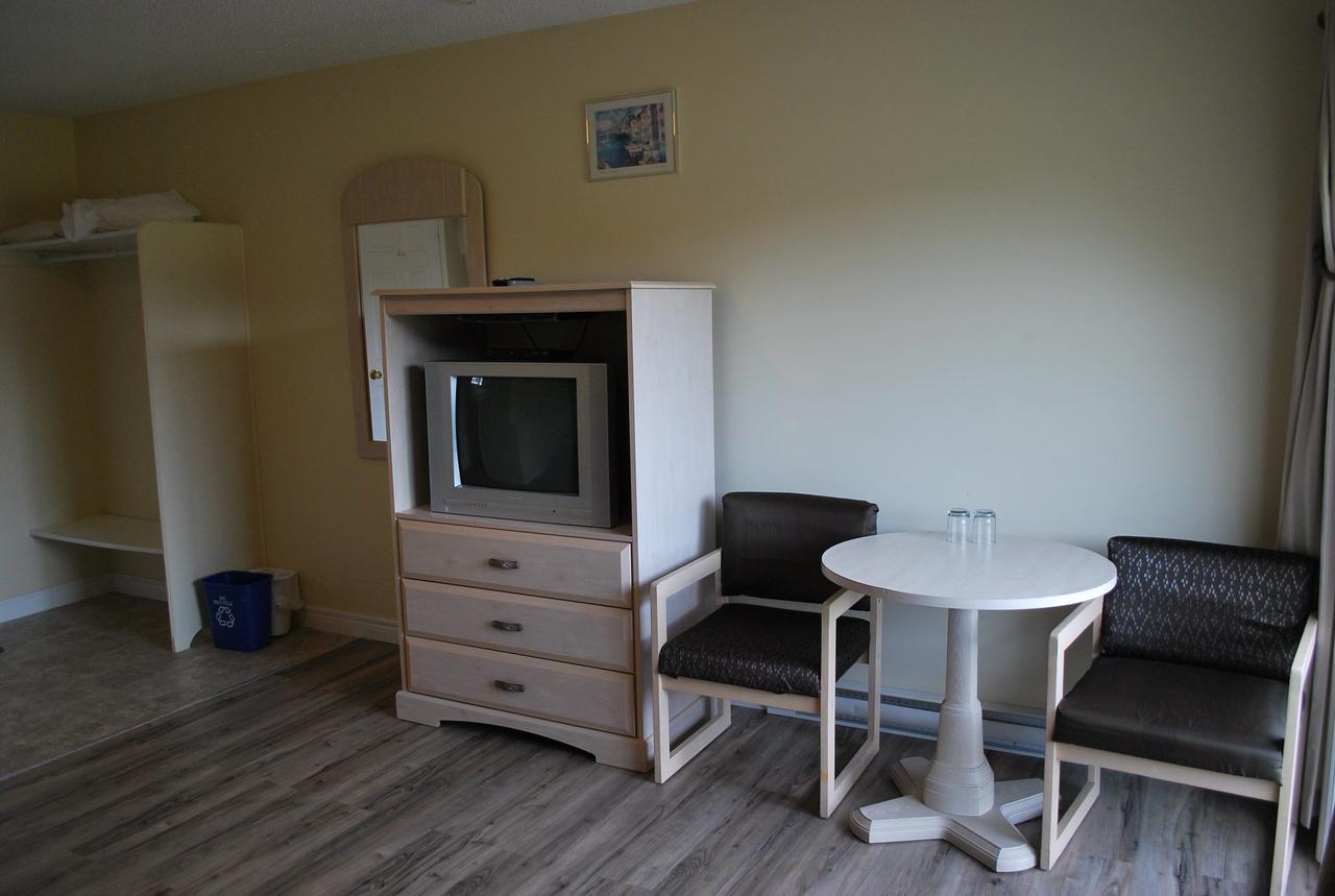 Midtrail Motel Pleasant Bay Εξωτερικό φωτογραφία