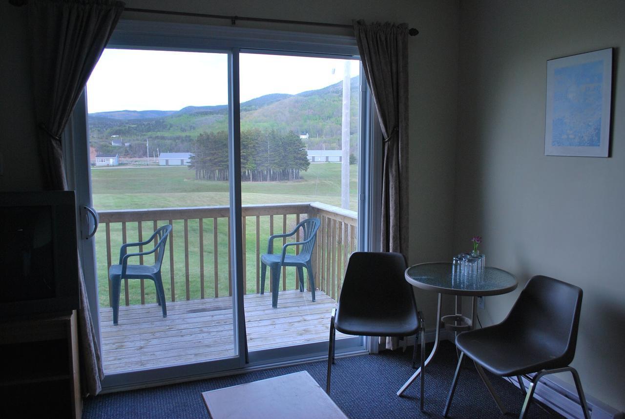 Midtrail Motel Pleasant Bay Εξωτερικό φωτογραφία