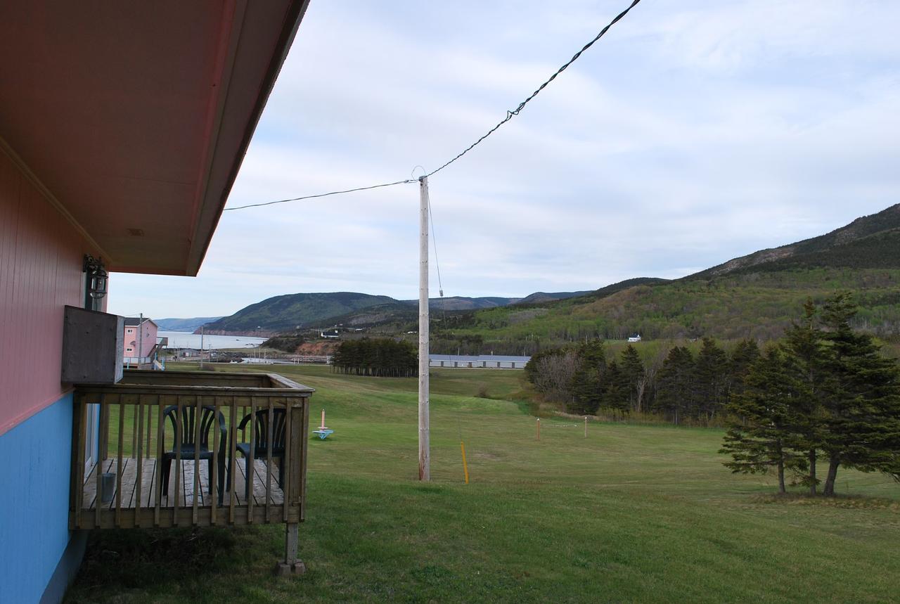 Midtrail Motel Pleasant Bay Εξωτερικό φωτογραφία